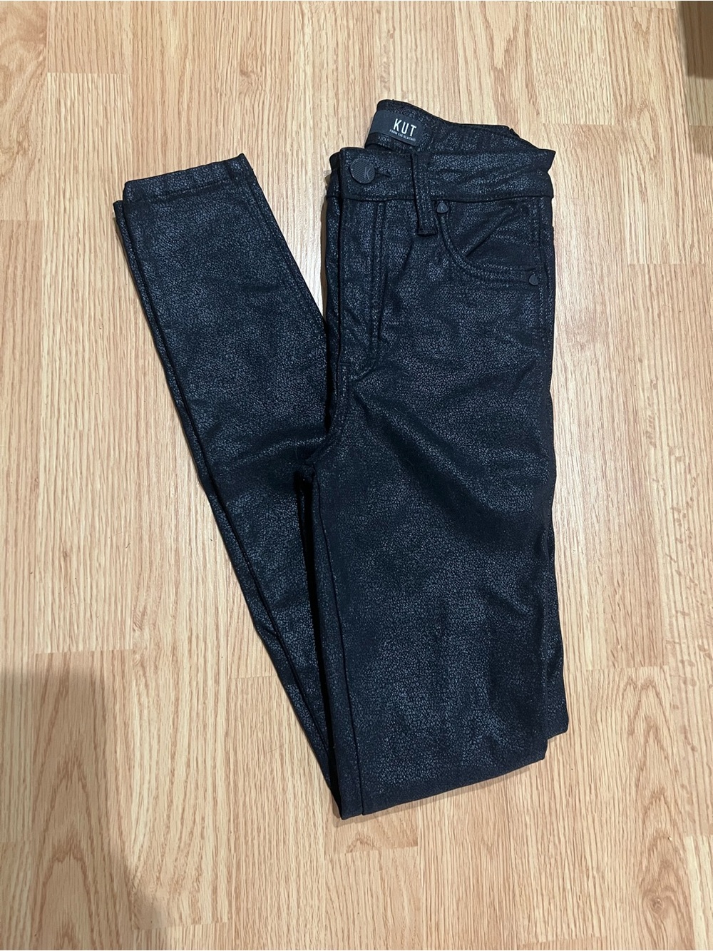 KUT Black Skinny Shimmery Coated Pants: 00